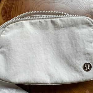 Everywhere Belt Bag 1L